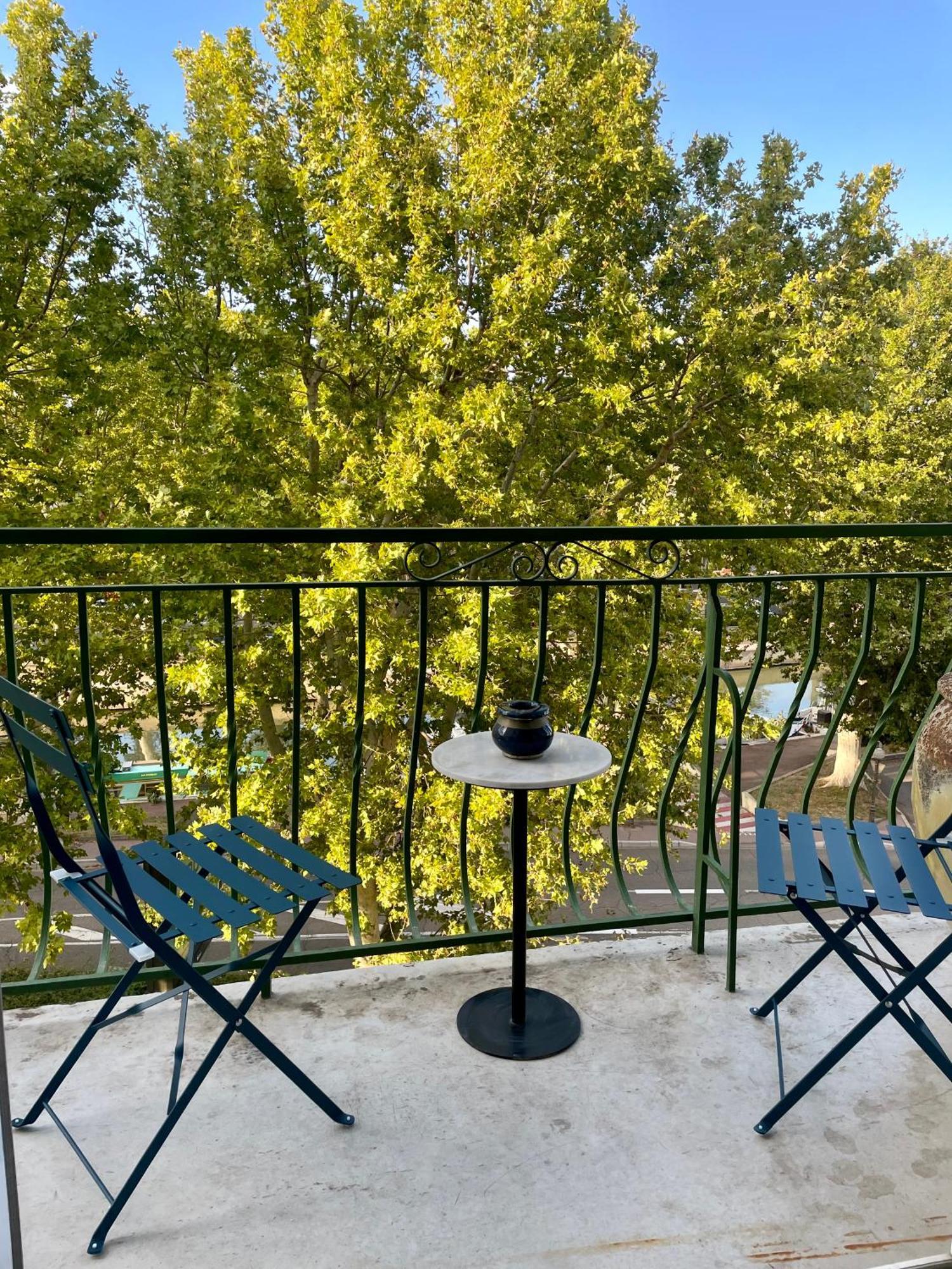 Apparemment Niche Dans Les Arbres Apartman Narbonne Kültér fotó